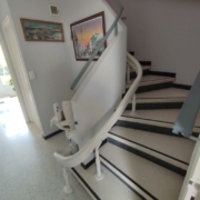 Monte escalier : pour quelles maladies ou pathologies en installer un à domicile.